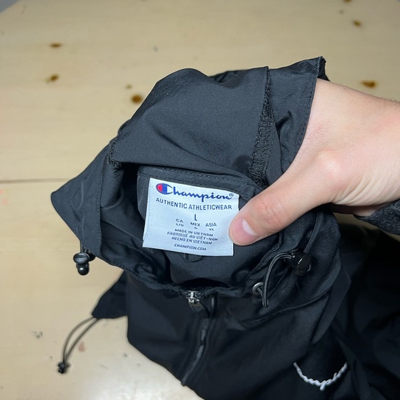 Champion windbreaker - Picture 6 of 6